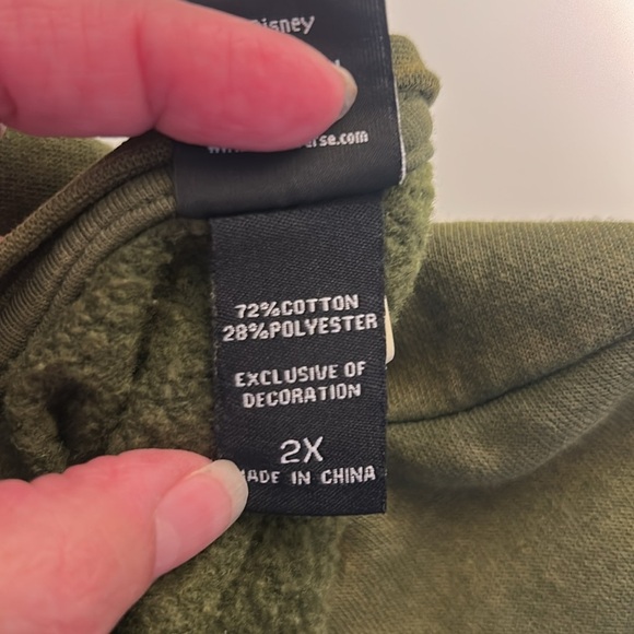 Disney Our Universe Mickey's Hiking Club Green Sweatshirt with Pockets Size 2X - Picture 7 of 7